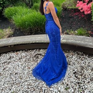 Royal blue prom dress with slit #prom #eveningwear #formal size small